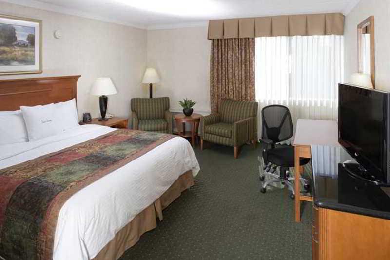 Doubletree By Hilton Madison Downtown Hotell Exteriör bild