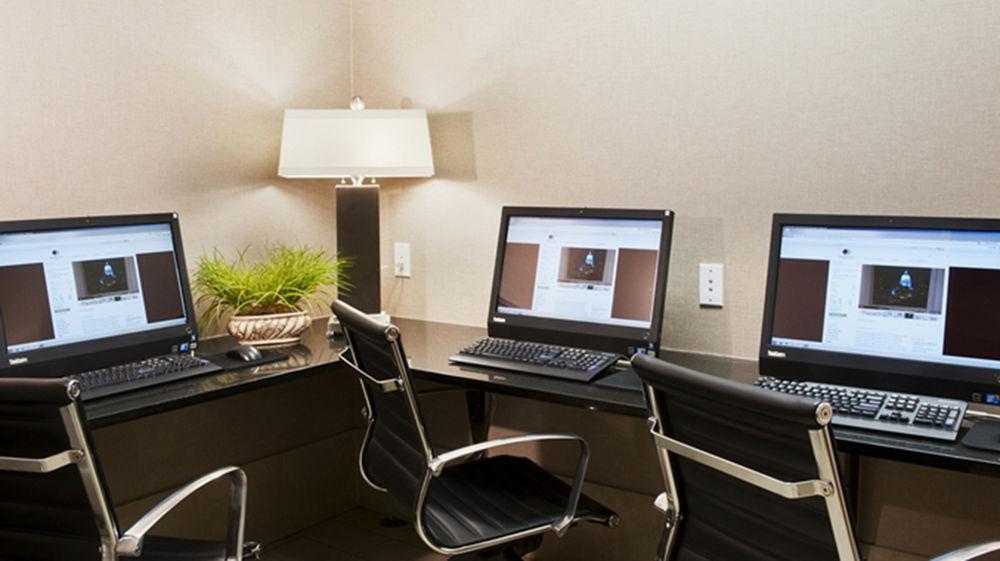 Doubletree By Hilton Madison Downtown Hotell Exteriör bild