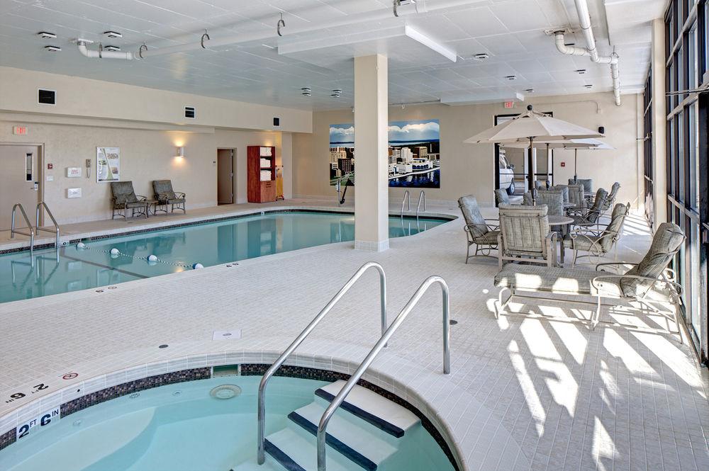 Doubletree By Hilton Madison Downtown Hotell Exteriör bild