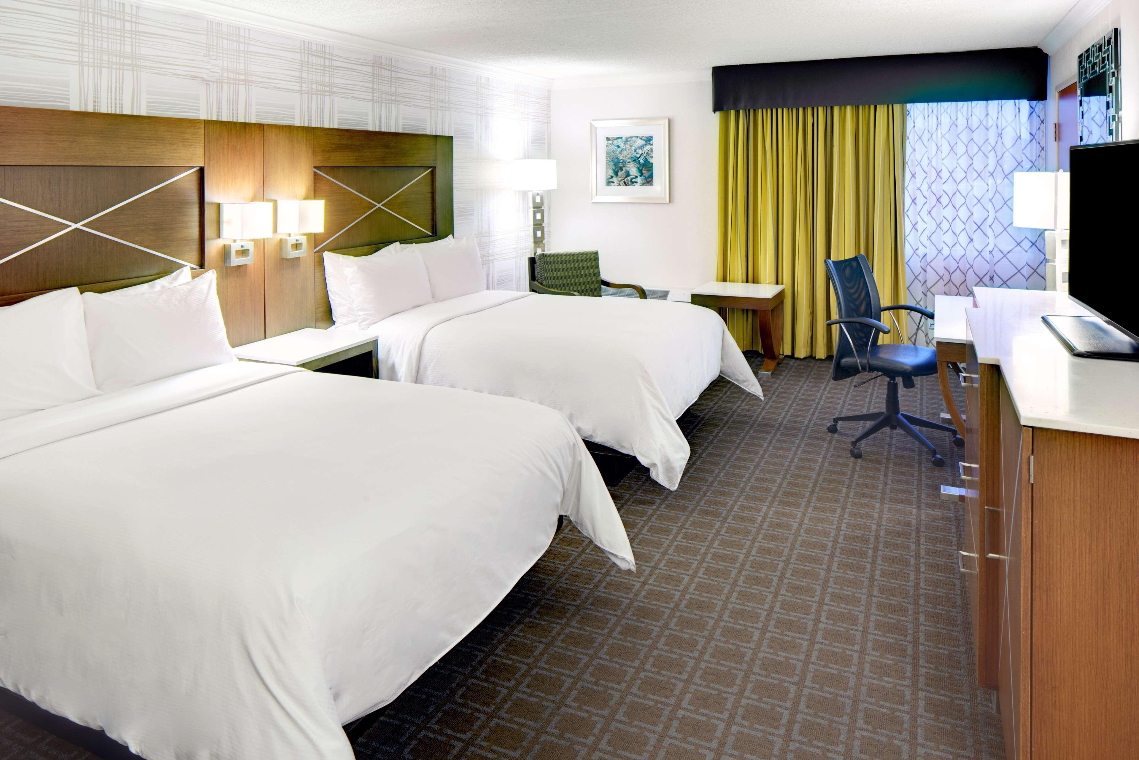 Doubletree By Hilton Madison Downtown Hotell Exteriör bild