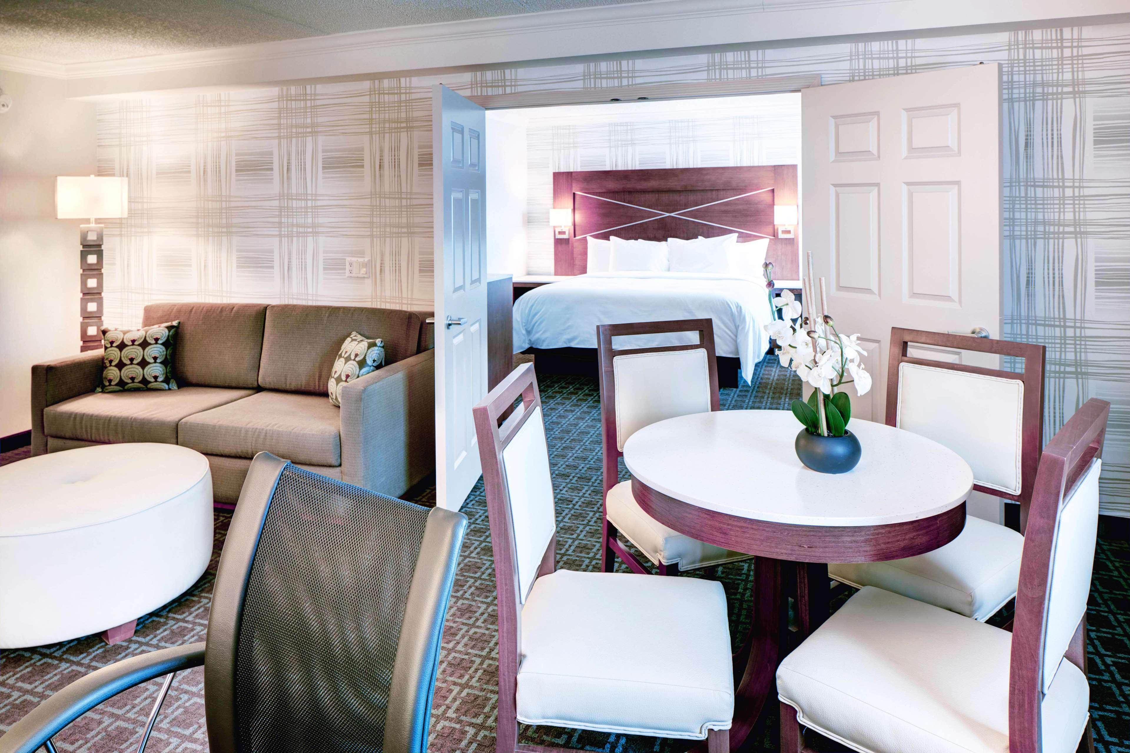 Doubletree By Hilton Madison Downtown Hotell Exteriör bild