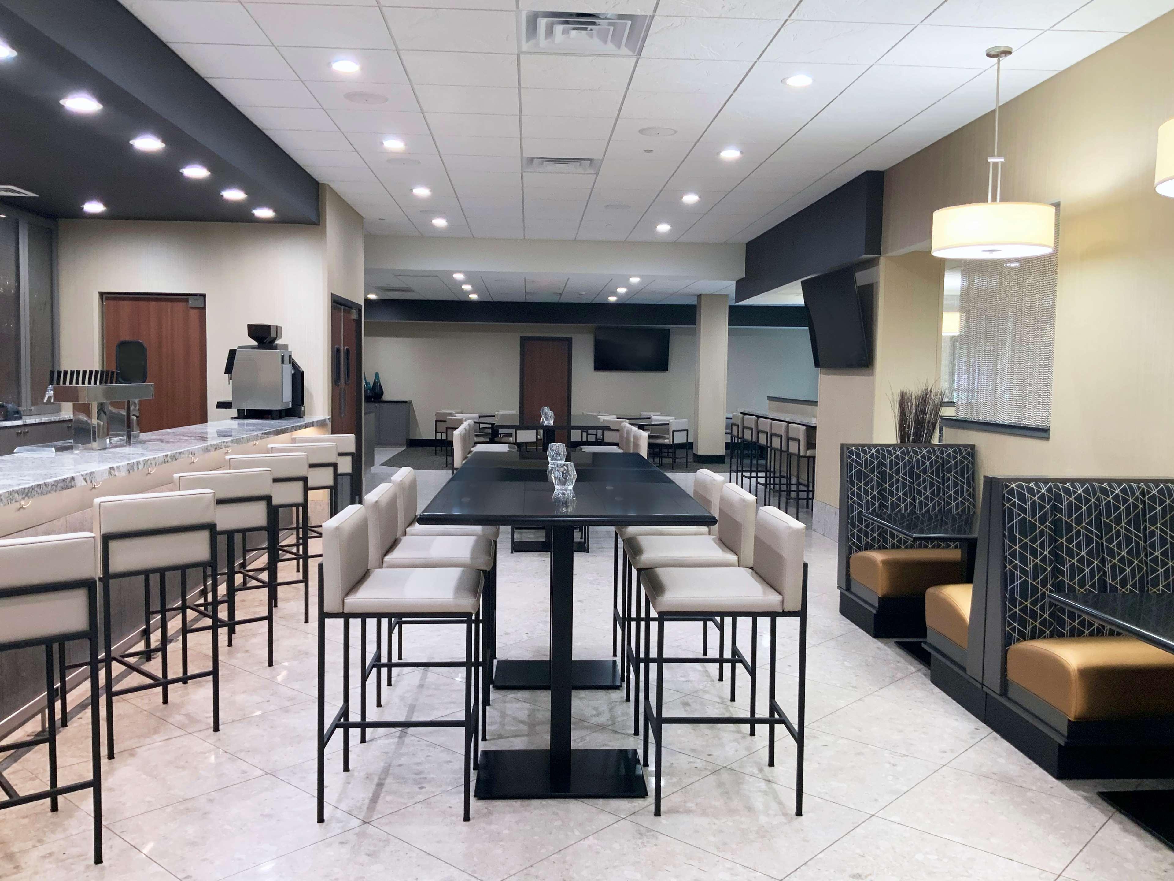 Doubletree By Hilton Madison Downtown Hotell Exteriör bild