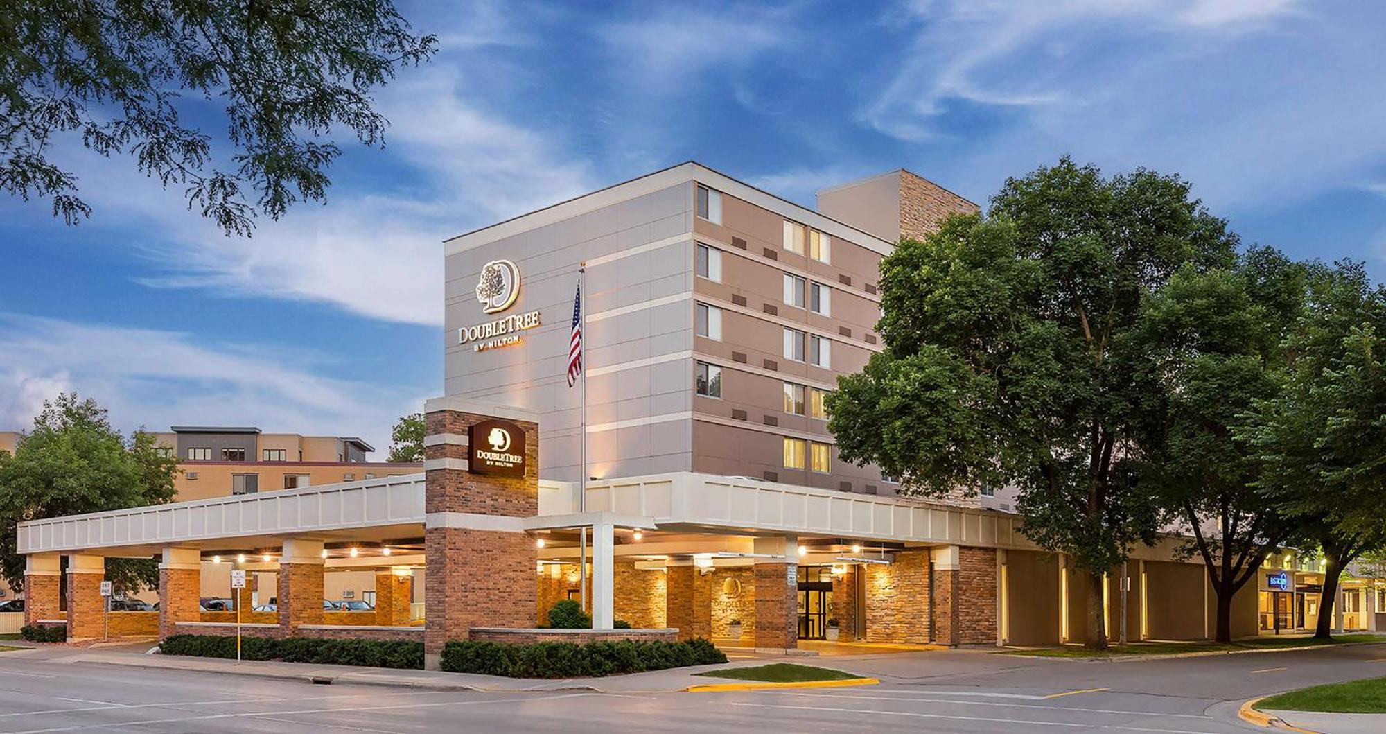 Doubletree By Hilton Madison Downtown Hotell Exteriör bild