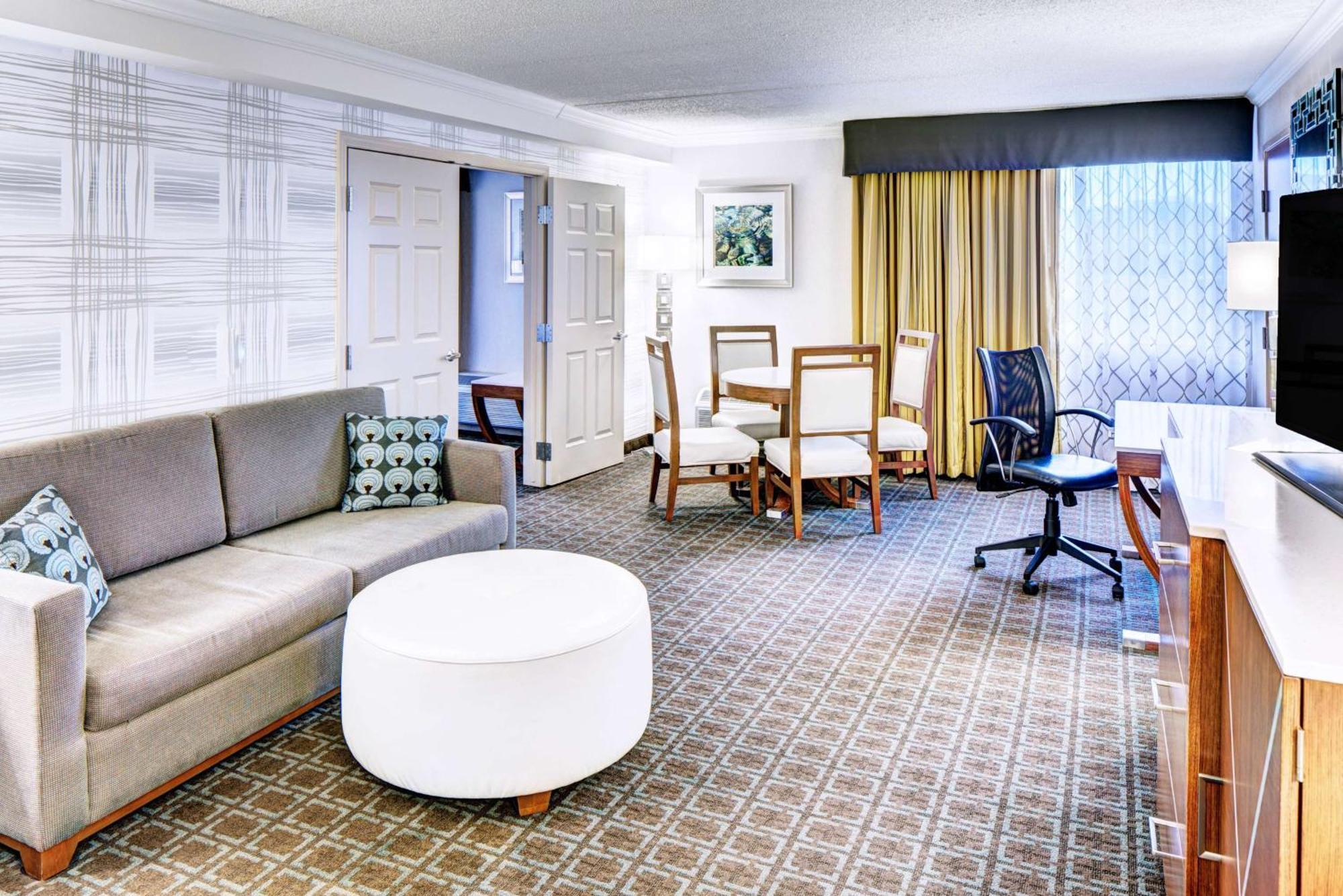 Doubletree By Hilton Madison Downtown Hotell Exteriör bild
